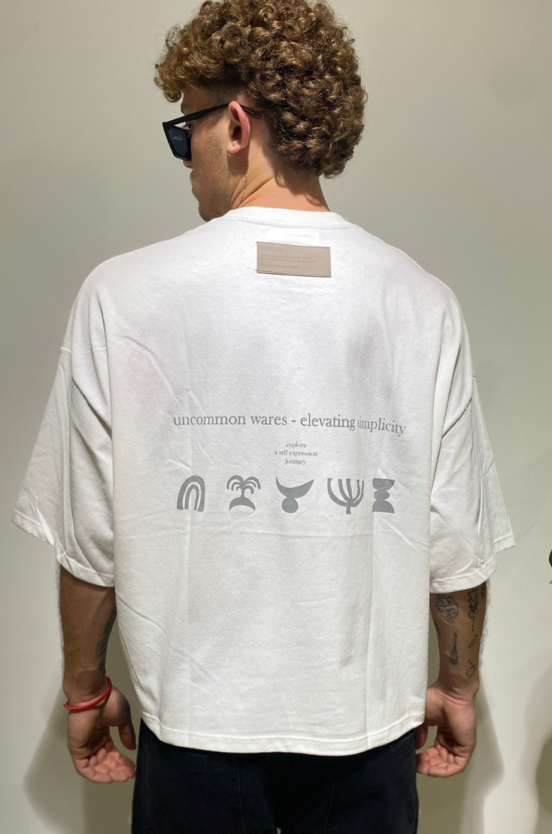 REMERA BOXY UNCOMMON