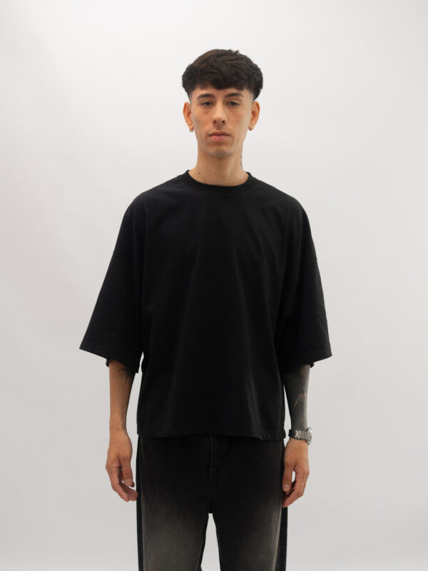 REMERA BOXY LISA NEGRA