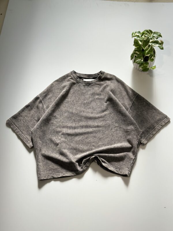 REMERA BOXY OVER CHIPRE GRIS