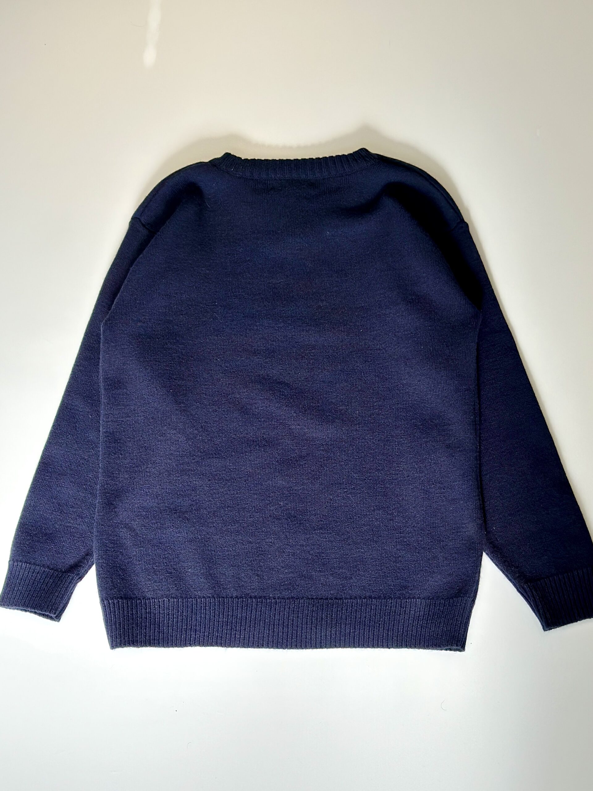 SWEATER ARTIST WANTED - Image 3