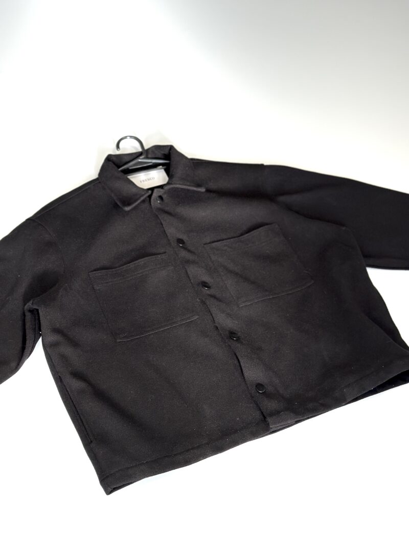 CAMISACO BOXY DE PAÑO NEGRO - Image 2
